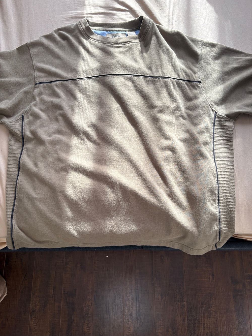 Men's Olive Crewneck Sweater - Casual Comfort